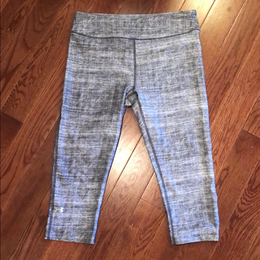 Under Armour compression crop leggings
